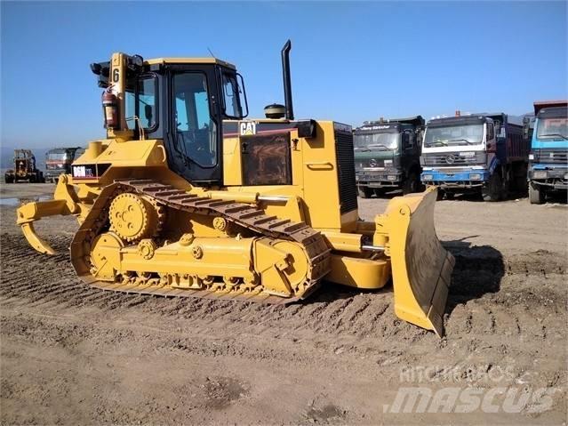 CAT D 6 M Bouteurs sur chenilles