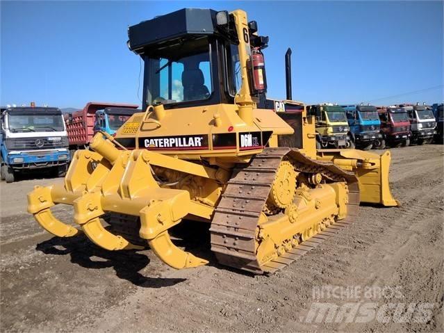 CAT D 6 M Bouteurs sur chenilles