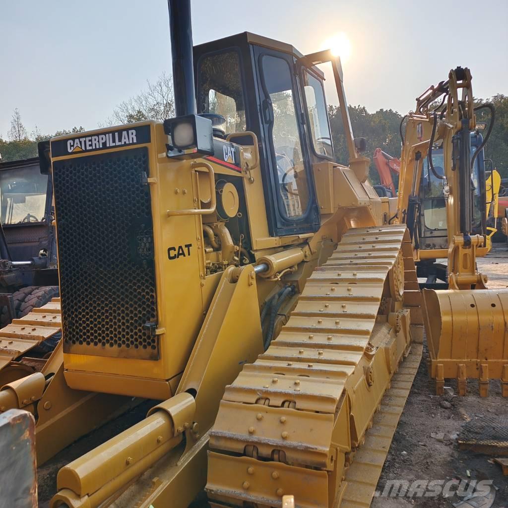 CAT D 6 M Bouteurs sur chenilles
