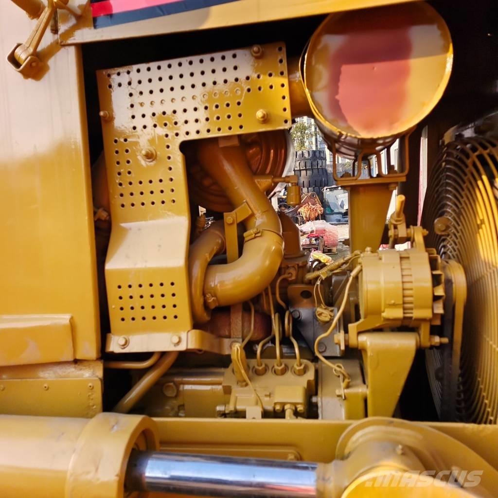 CAT D 6 M Bouteurs sur chenilles