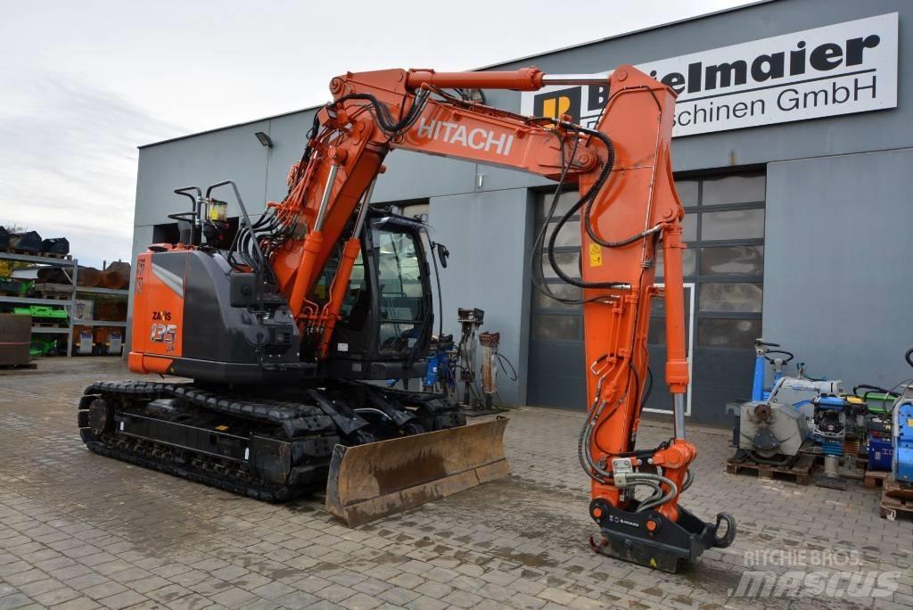 Hitachi ZX 135 US-7 Pelle sur chenilles
