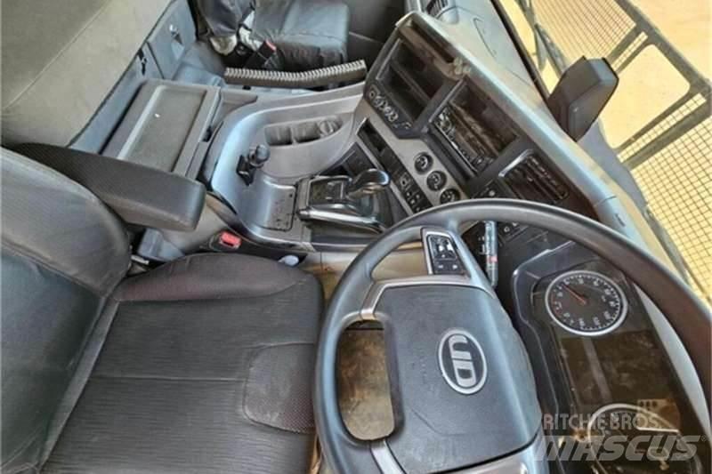 UD TRUCKS QUON Autre camion