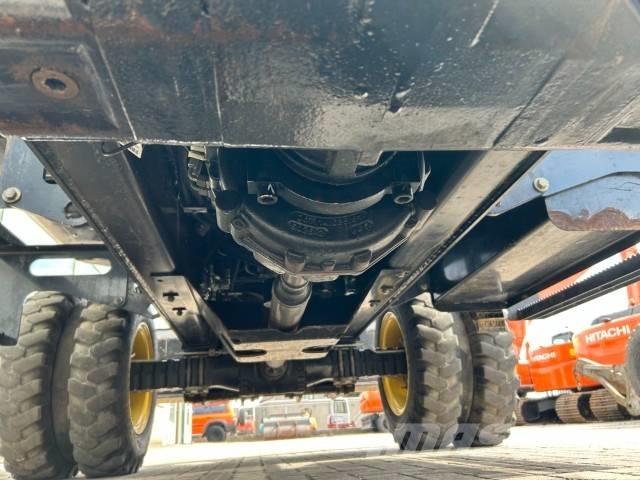 Yanmar TW 110 W Pelle sur pneus