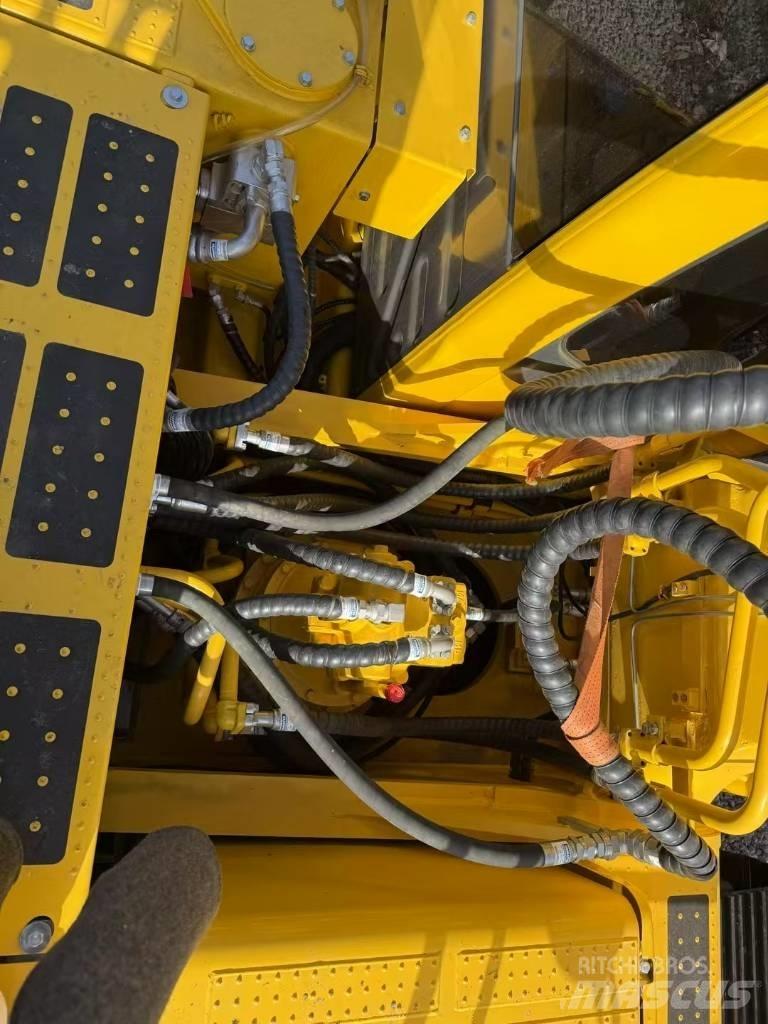 Komatsu 350LC-8 Pelle sur chenilles