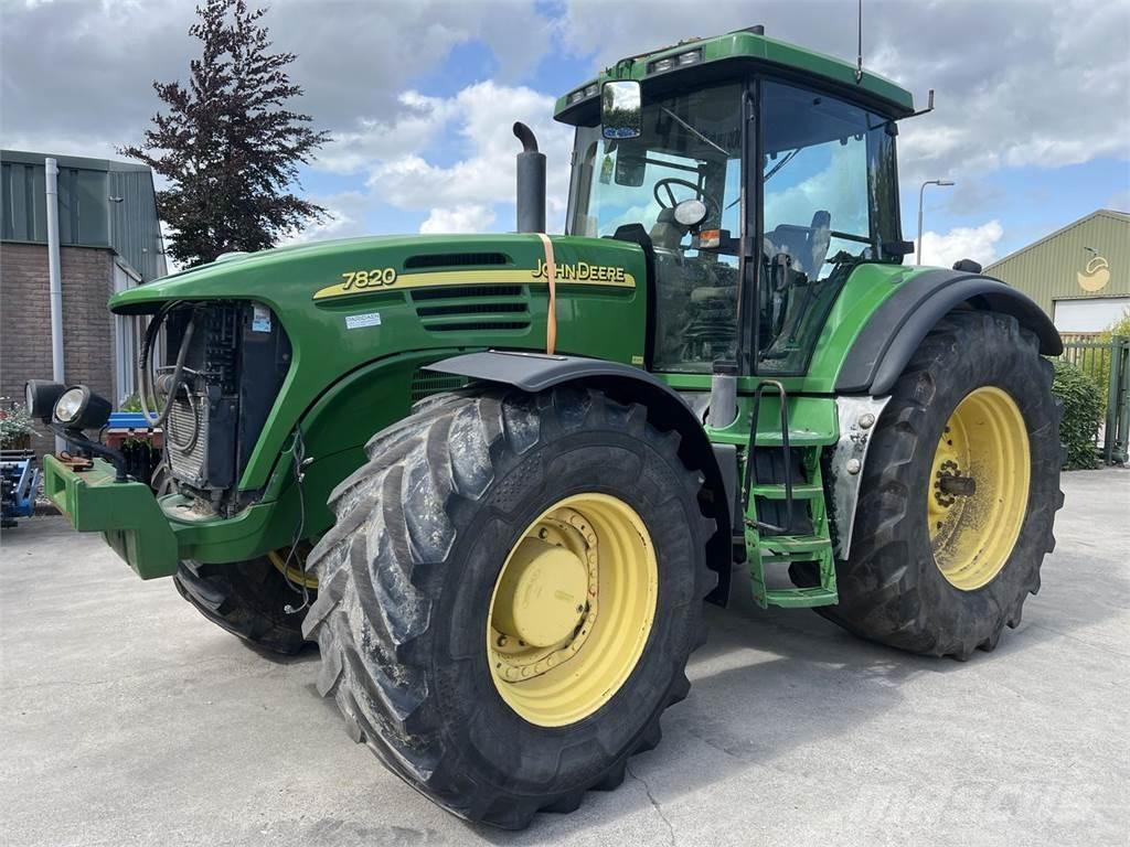 John Deere 7820 Tracteur