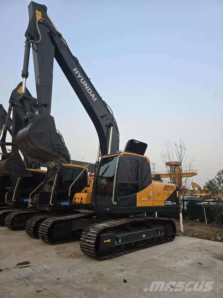 Hyundai R 220-9 S Pelle sur chenilles