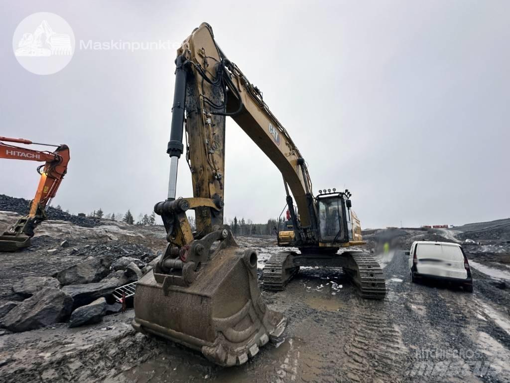 CAT 352 Pelle sur chenilles