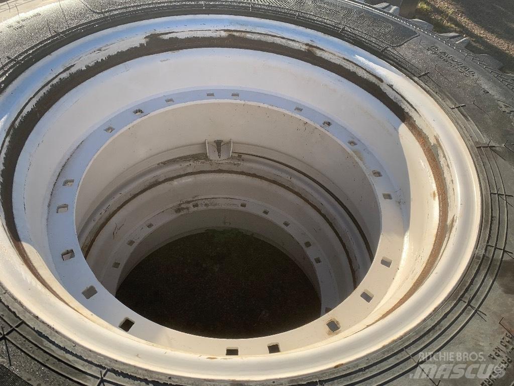Nokian 16.9 R28 Pneus, roues et jantes