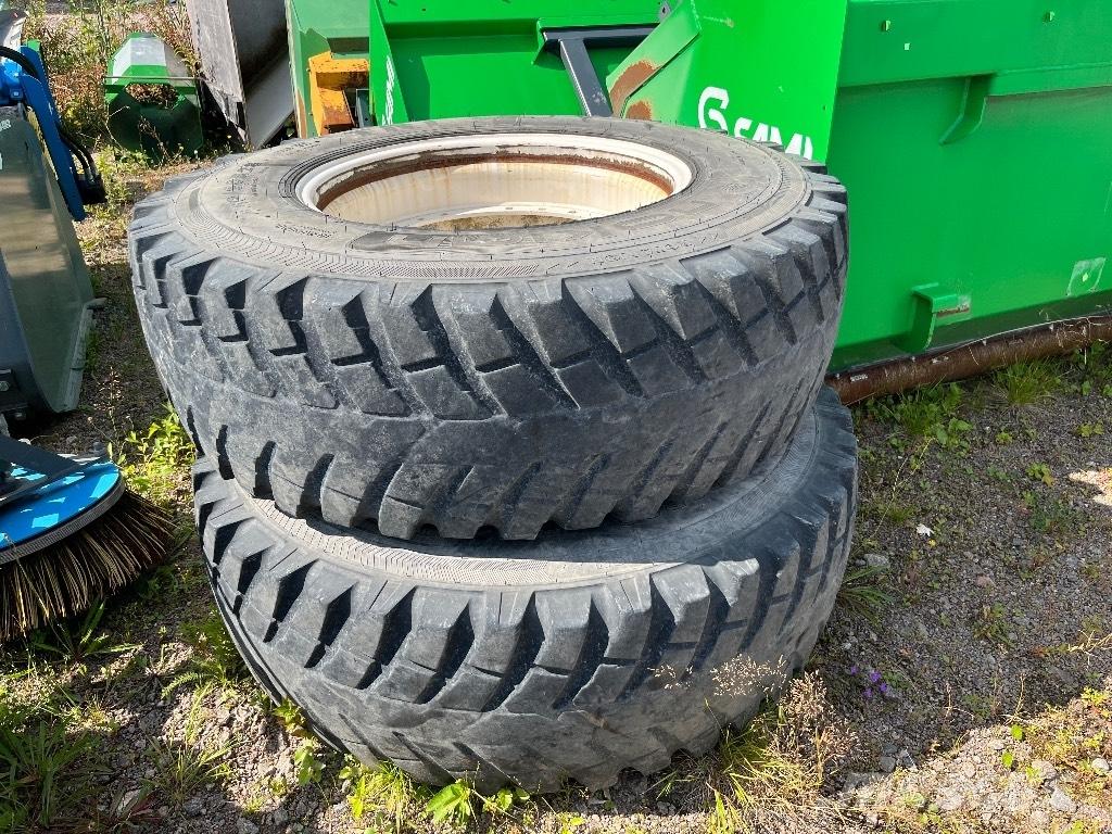 Nokian 16.9 R28 Pneus, roues et jantes