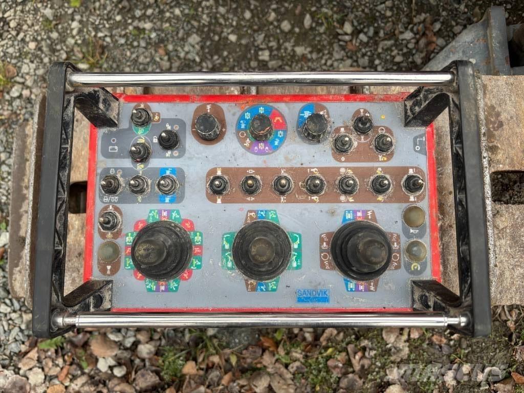 Sandvik Dino DC400Ri Foreuse de surface