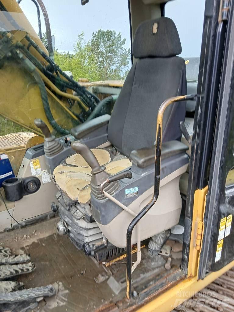 CAT 318 C L Pelle sur chenilles