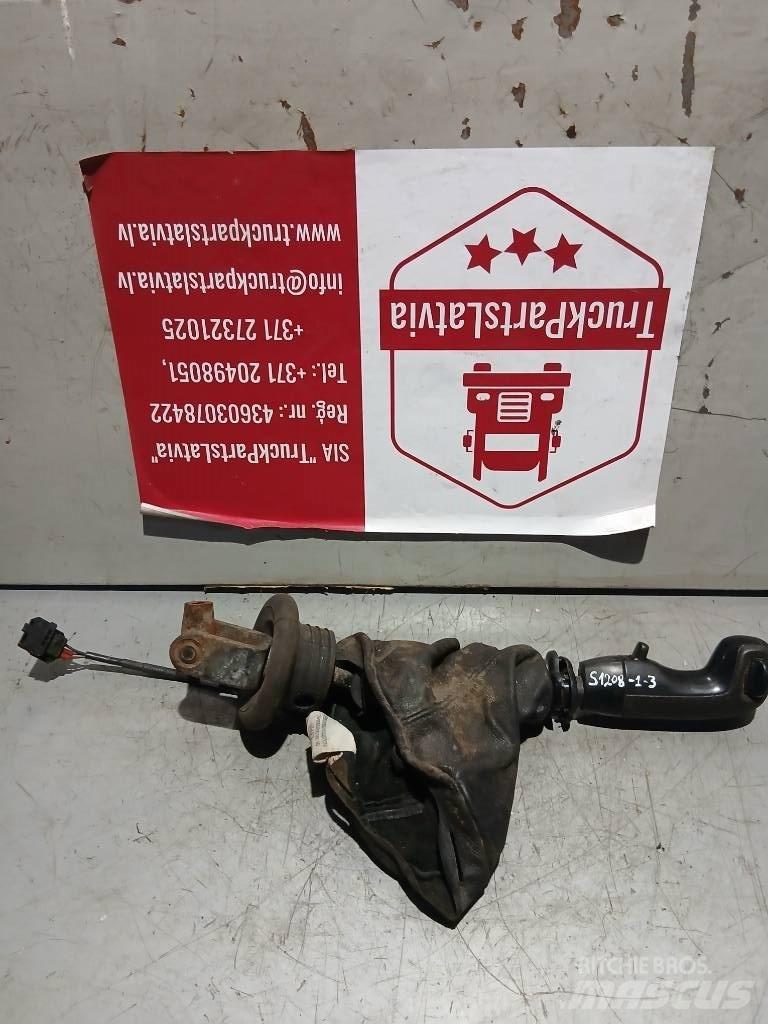 Scania P 94   1518799 Cabines