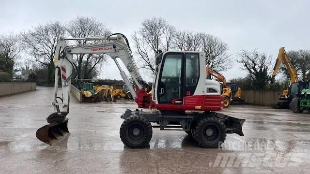 Takeuchi TB295W Pelle sur pneus