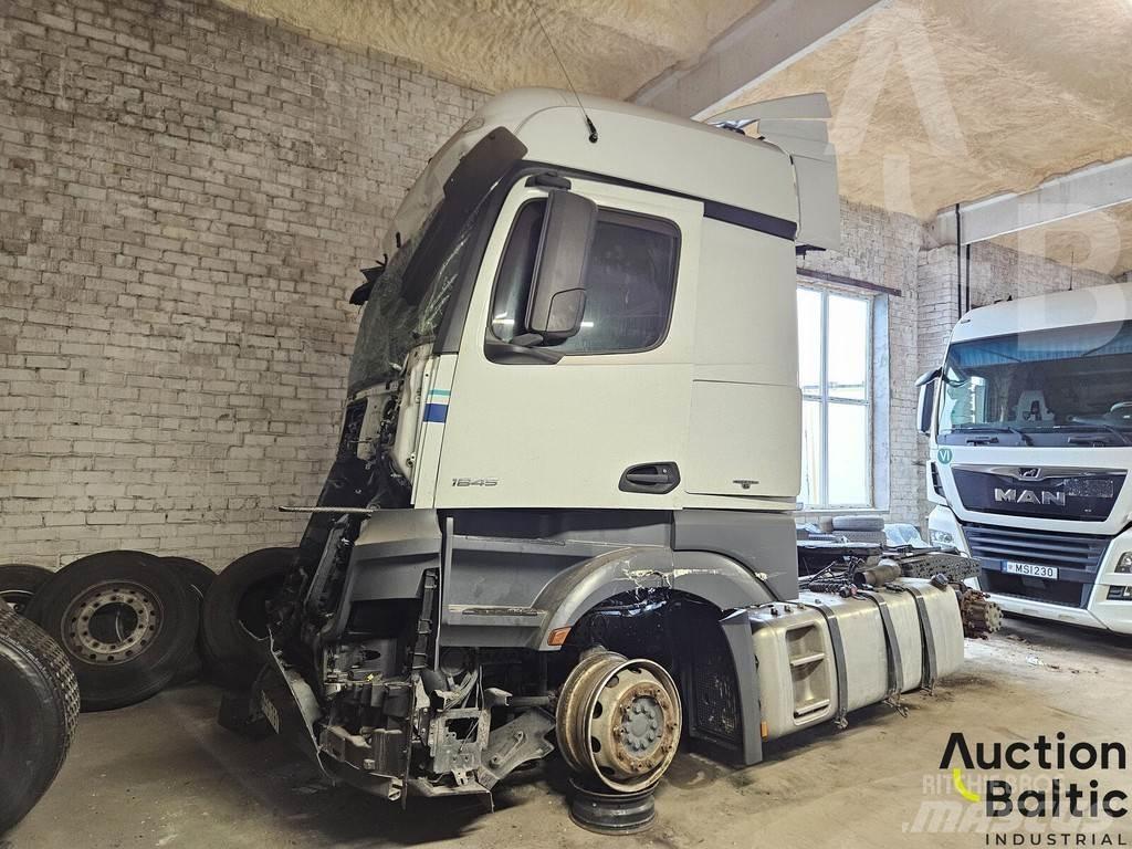 Mercedes-Benz 1845 Tracteur routier