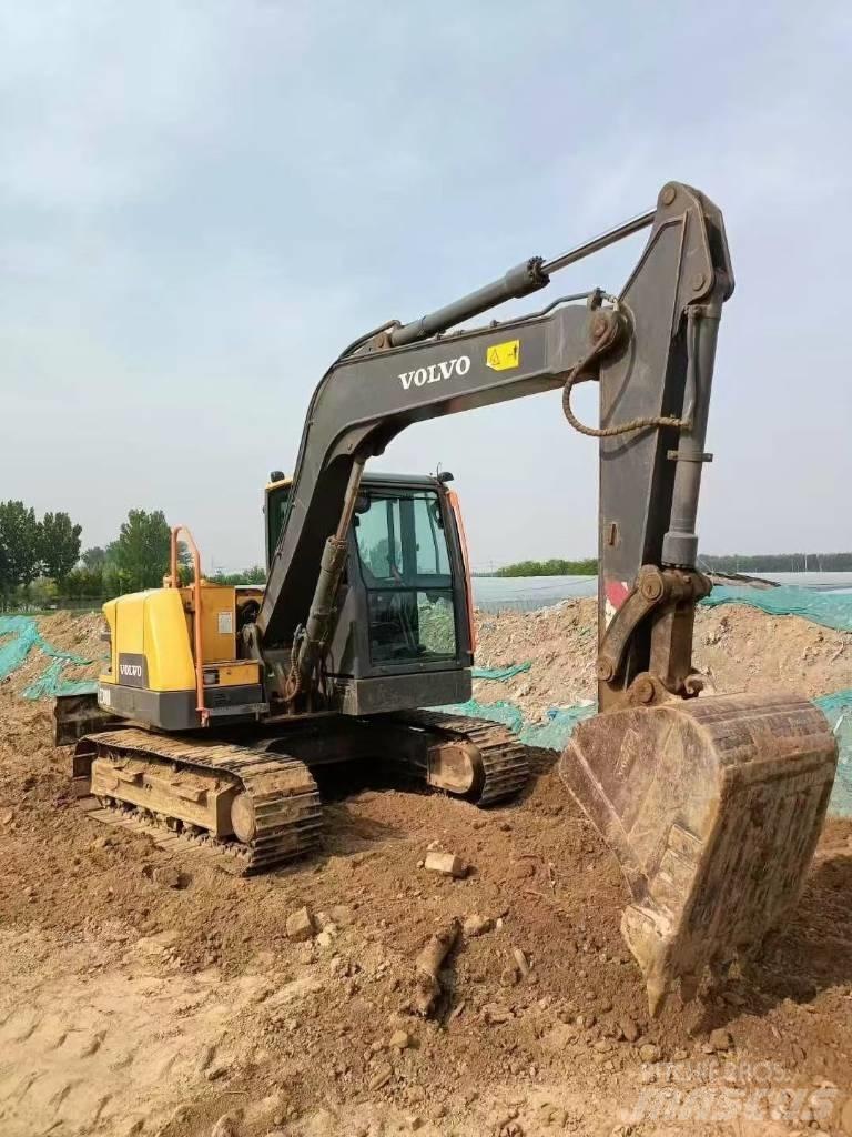 Volvo 80D Pelle sur chenilles