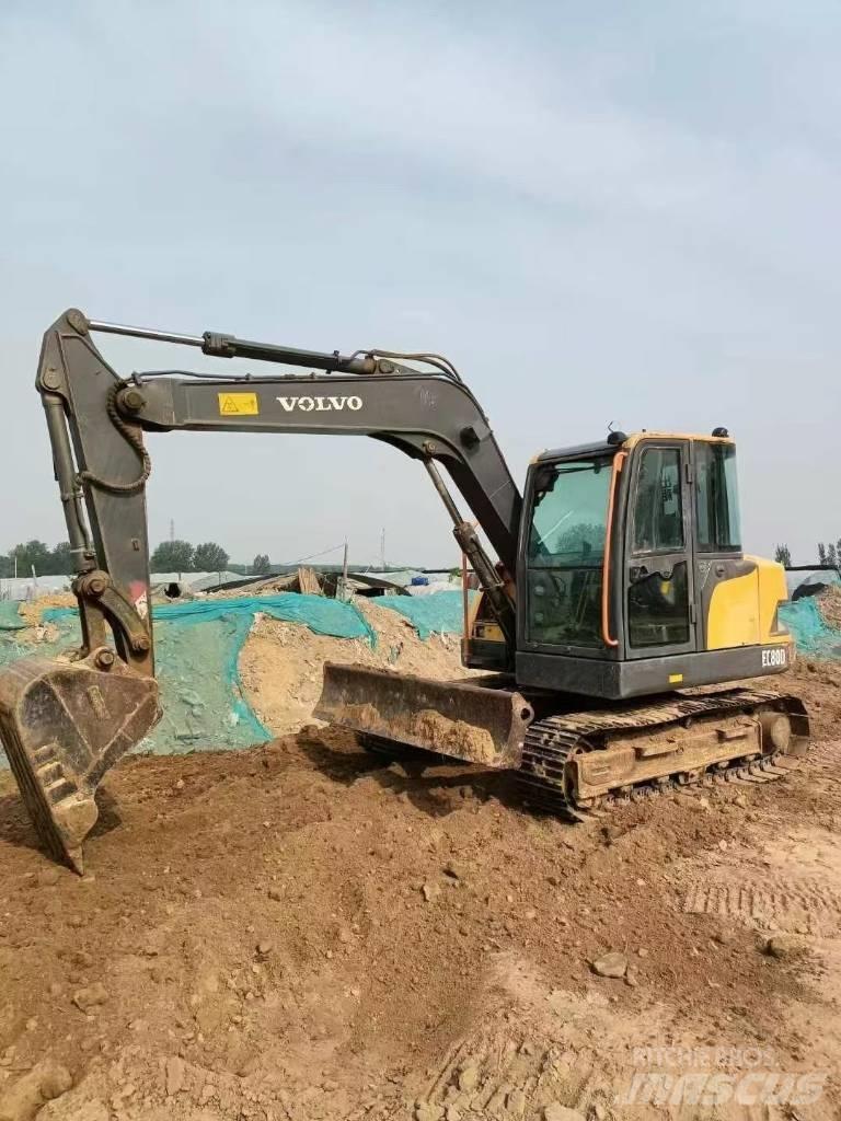 Volvo 80D Pelle sur chenilles