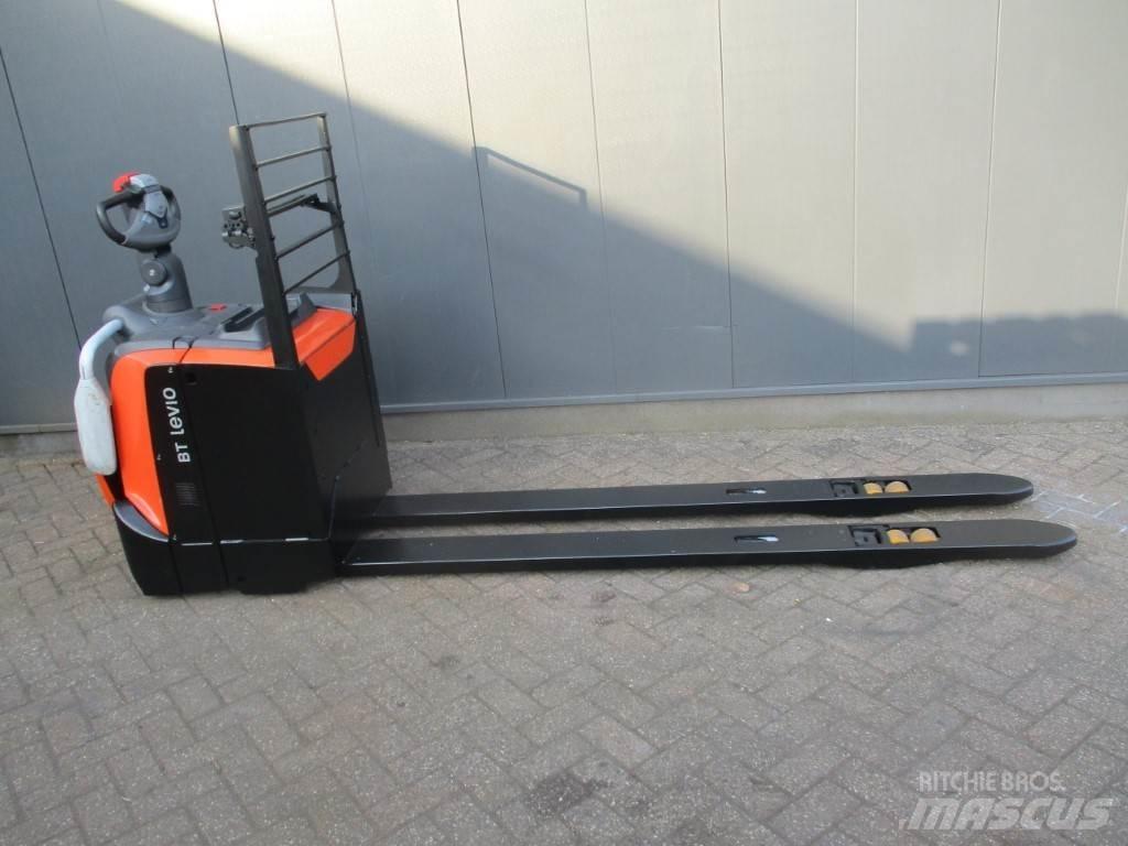 Toyota LPE 250 Transpalette accompagnant porté debout