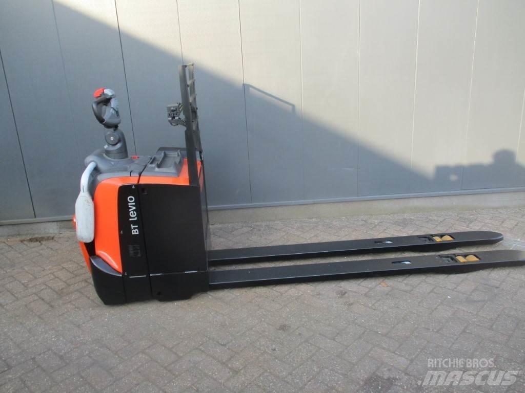 Toyota LPE 250 Transpalette accompagnant porté debout