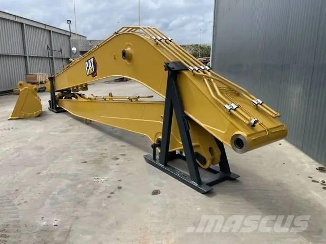 CAT 323 NG 18m Set Pelle rétro arrière