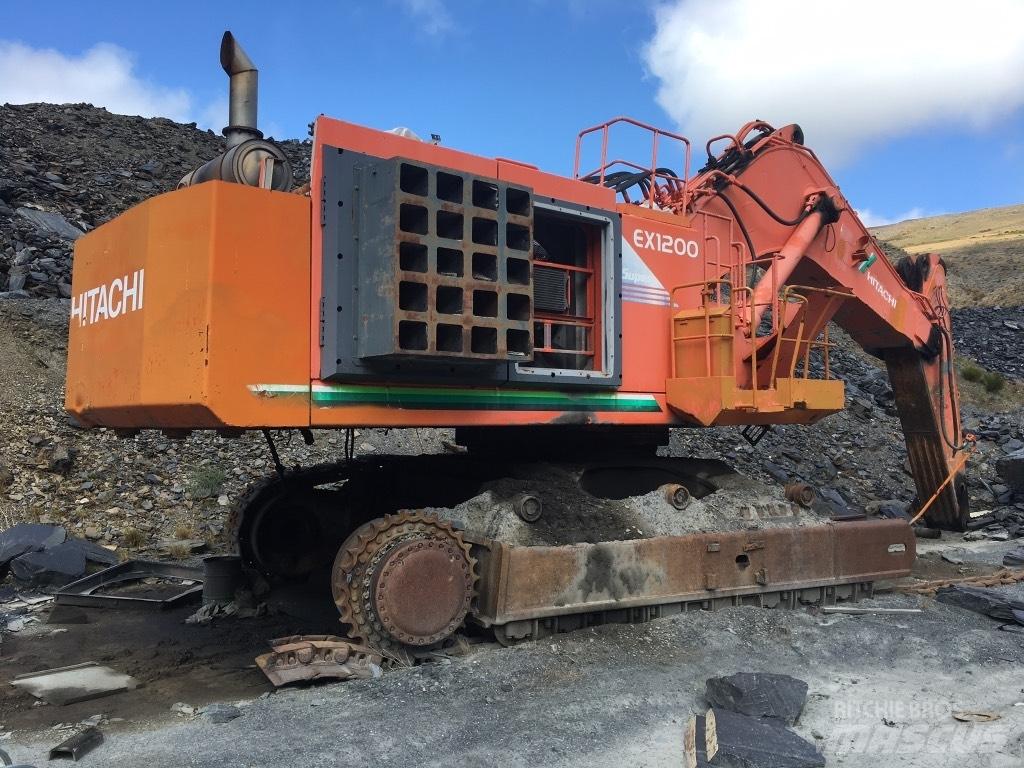 Hitachi EX 1200-5 C Pelle sur chenilles