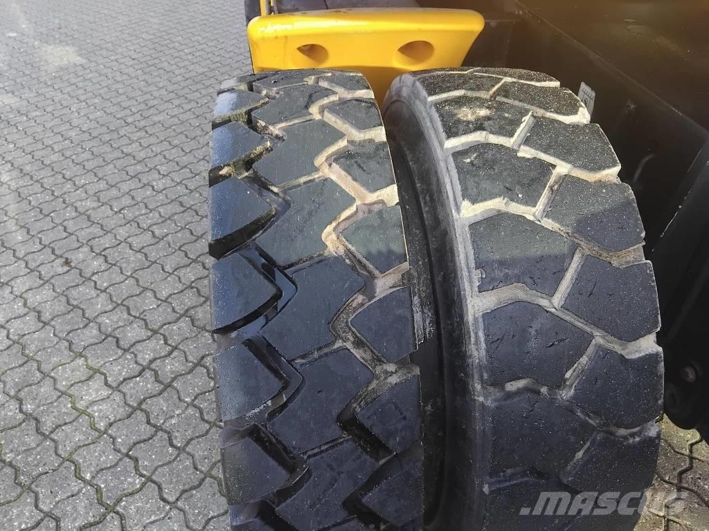 Hydrema MX14 Pelle sur pneus