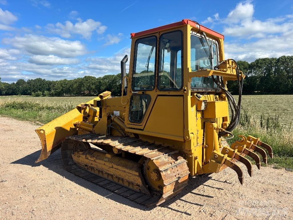 CAT D 4 C Bouteurs sur chenilles