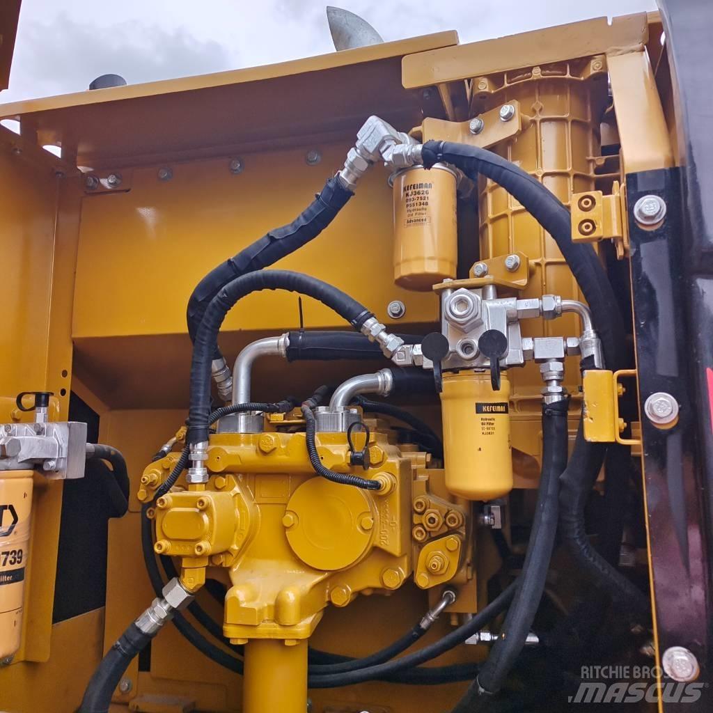 CAT 320 D Pelle sur chenilles