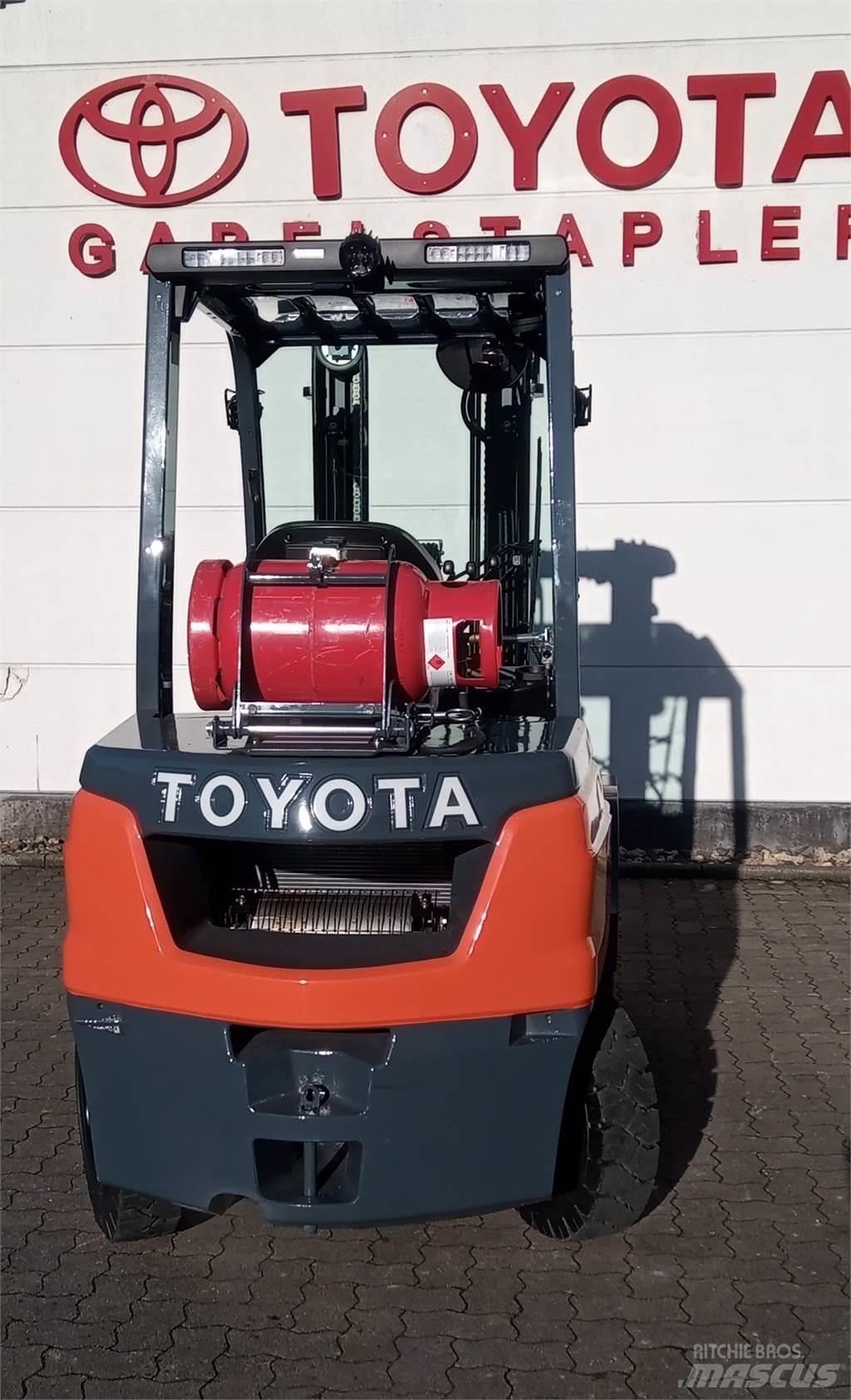 Toyota 02-8FGF30 Chariots GPL