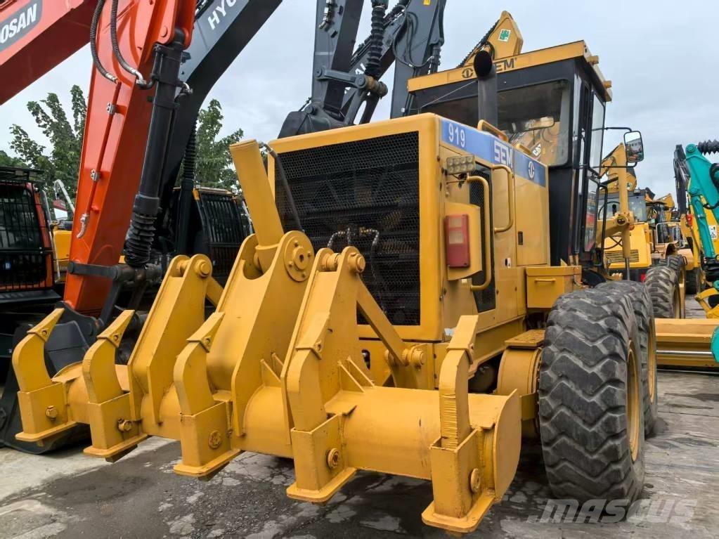 SEM 919 Niveleuse