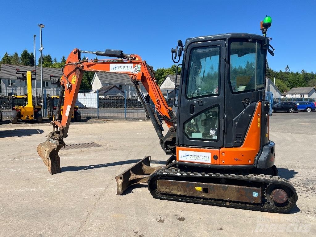 Hitachi ZX33U-6 Mini pelle < 7t