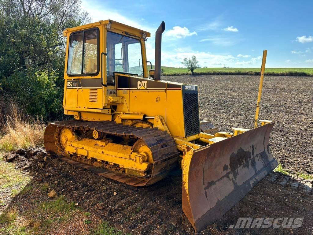 CAT D 5 C Bouteurs sur chenilles