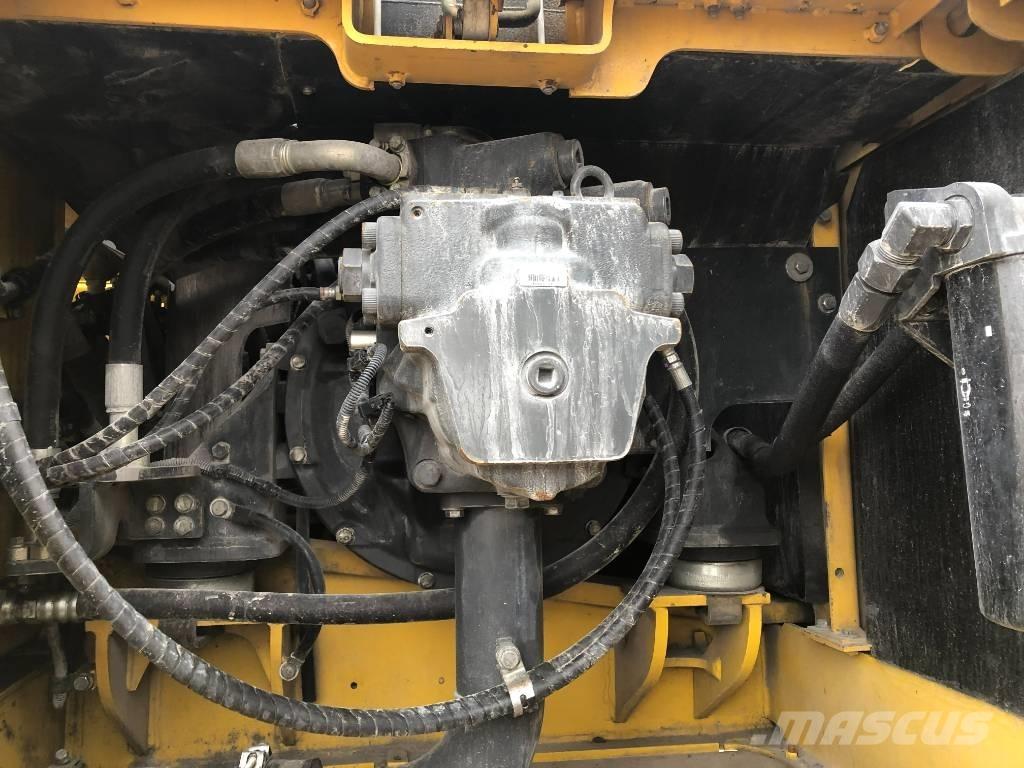 Komatsu 300 -7 Pelle sur chenilles