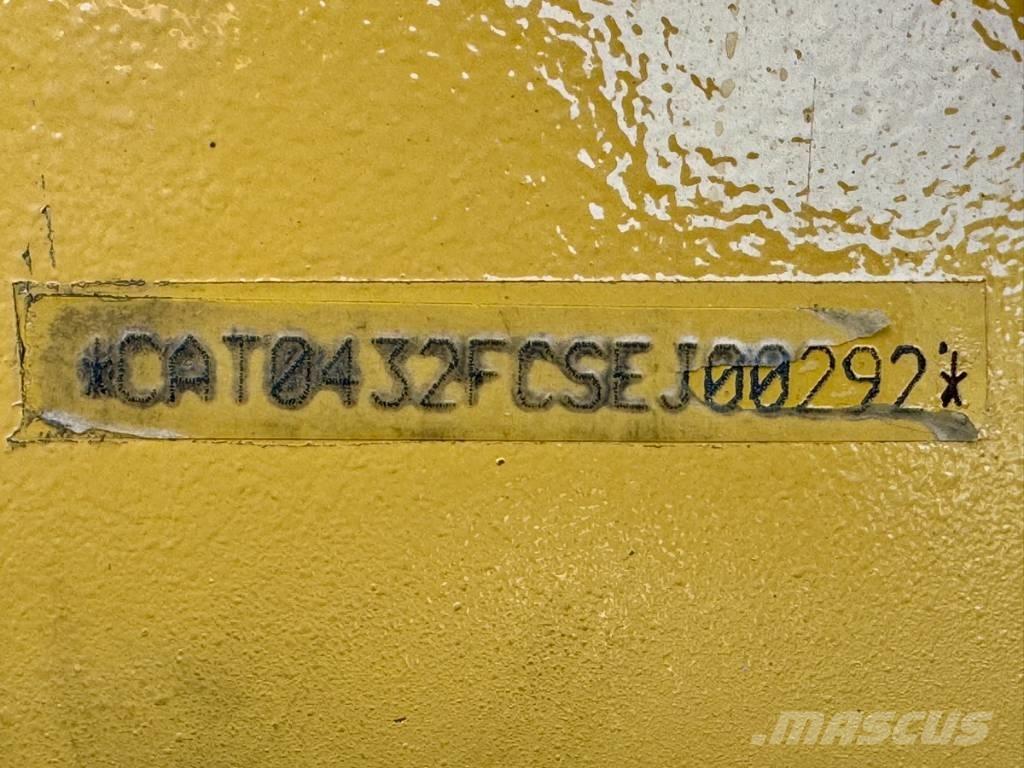 CAT 432 F Tractopelle