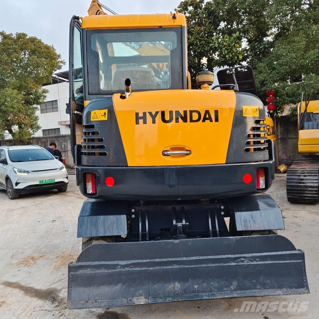 Hyundai 60 W VS Pelle sur pneus