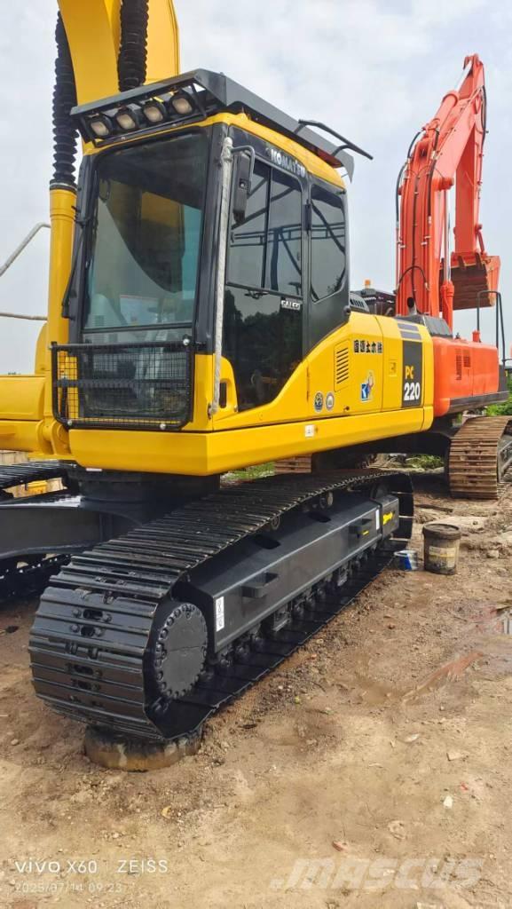 Komatsu PC 220-7 Pelle sur chenilles