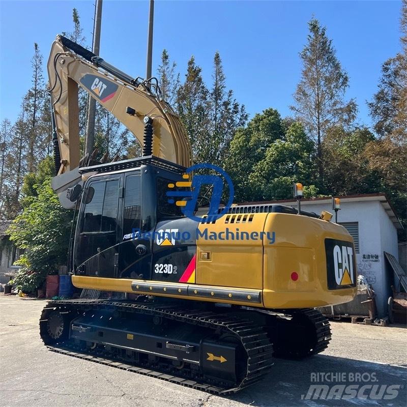 CAT 323D2 Pelle sur chenilles