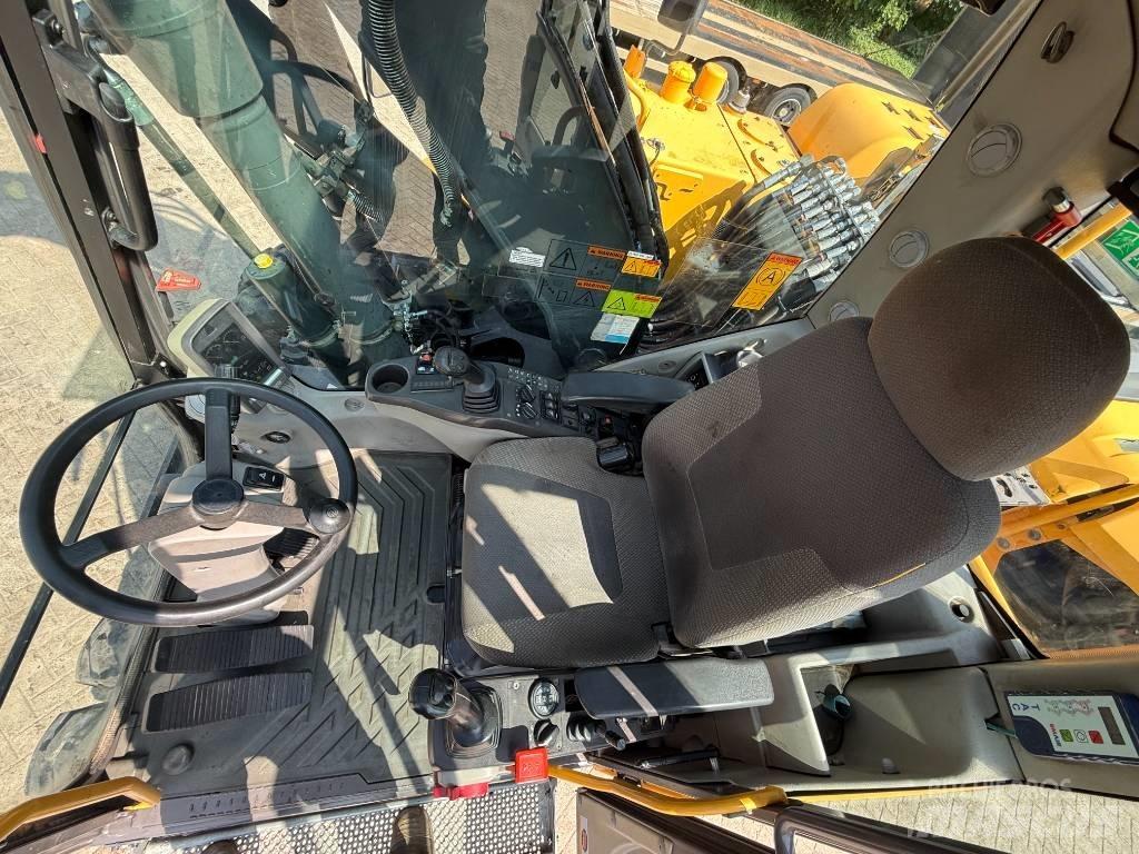 Volvo EW 140 D Pelle sur pneus