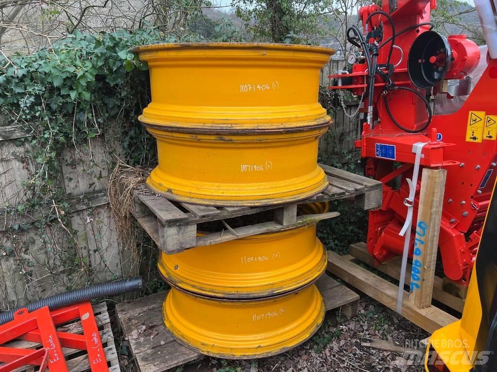 JCB 4 x Wheel Rims Pneus, roues et jantes