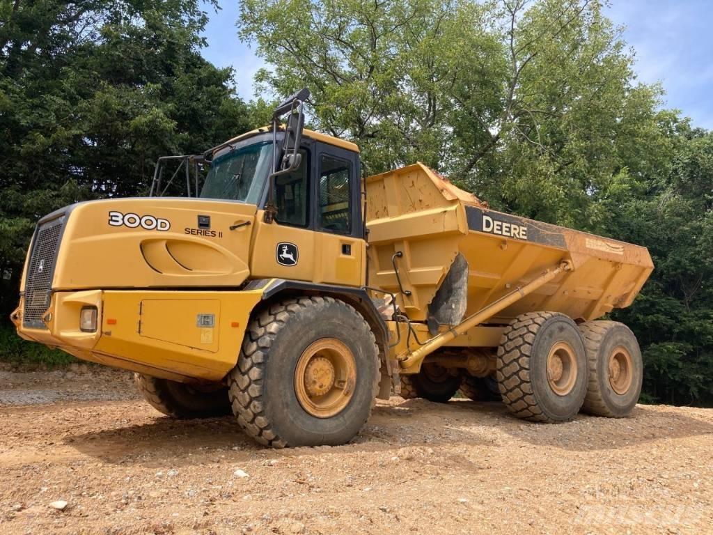 John Deere 300 D Tombereau articulé