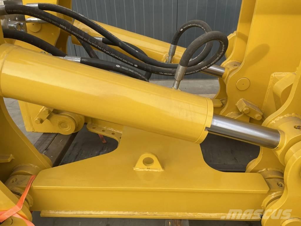Komatsu D85 Scarificateur