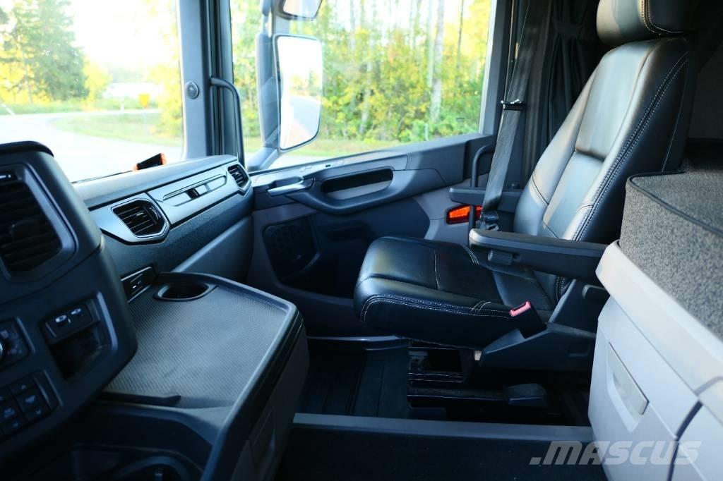 Scania R590B6x2nb Camion ampliroll