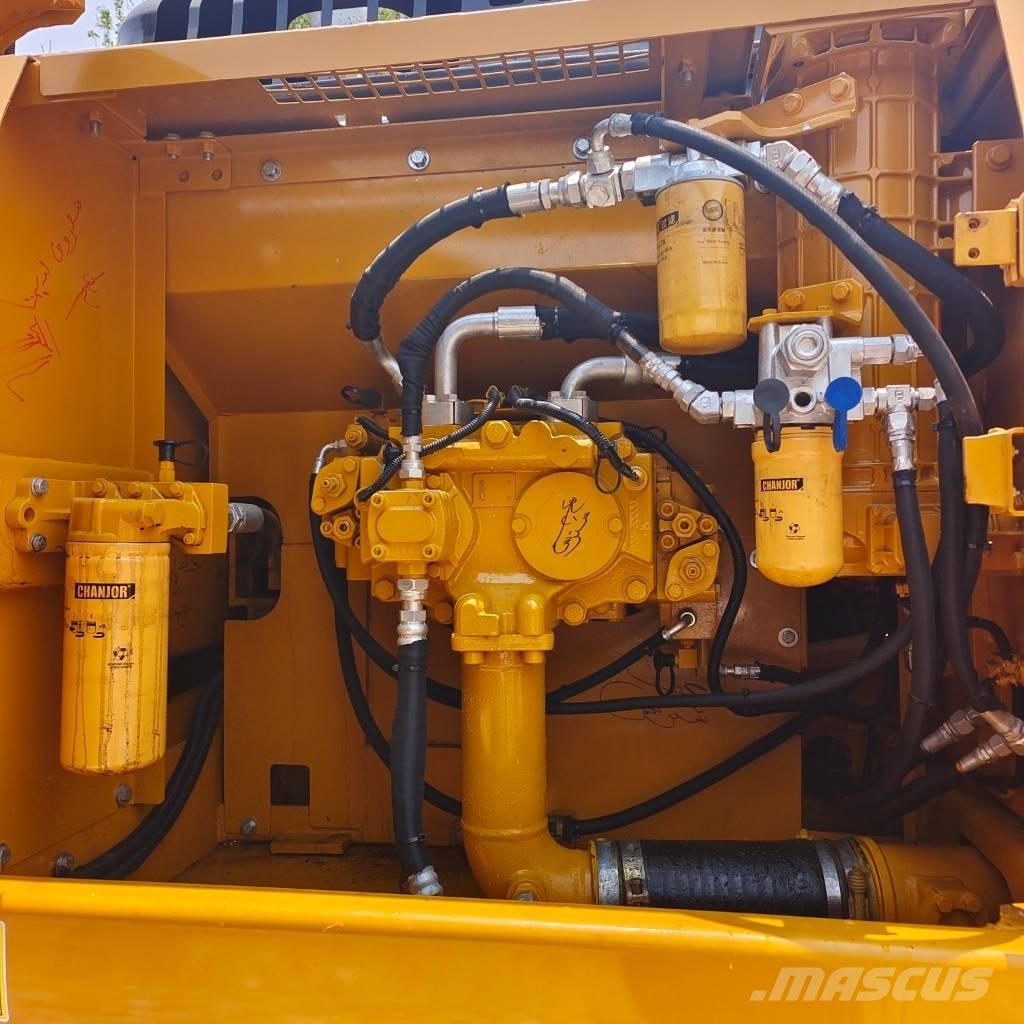 CAT 324 D L Pelle sur chenilles