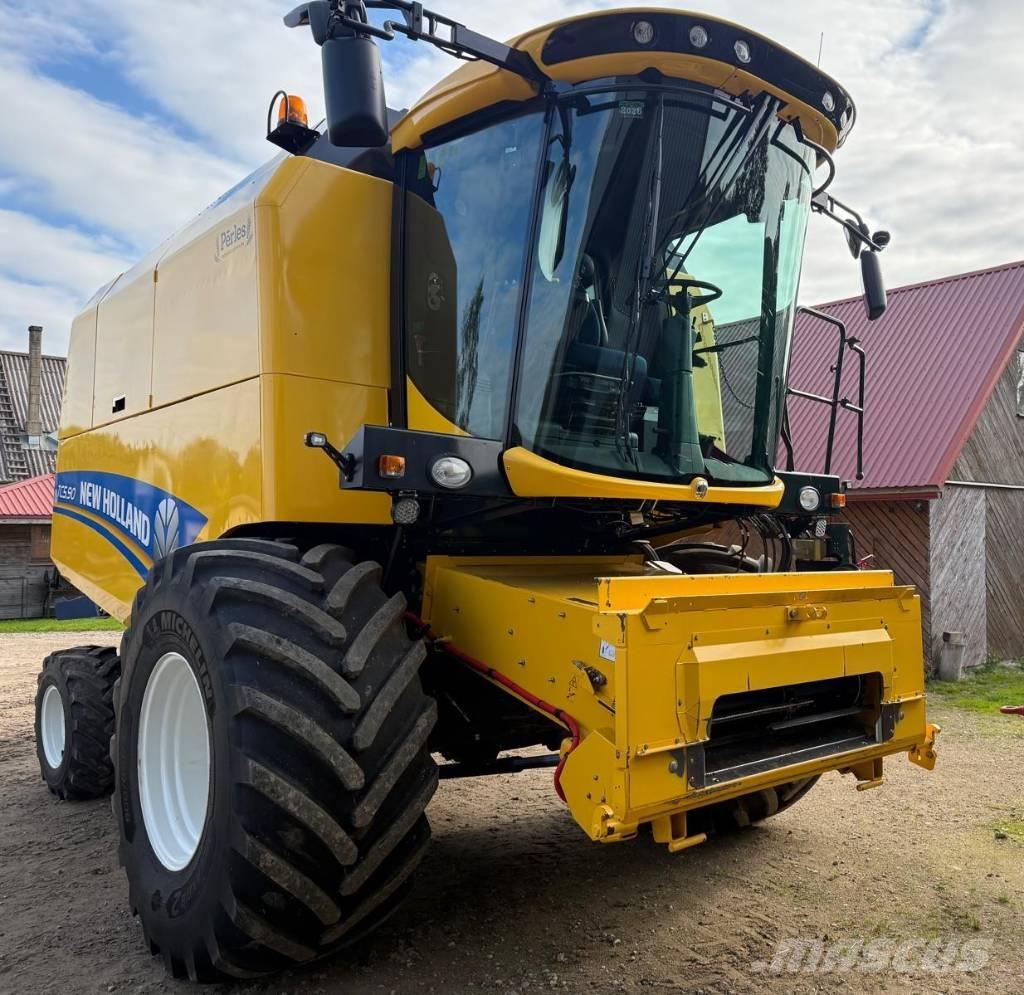 New Holland TC 5.90 Moissonneuse batteuse
