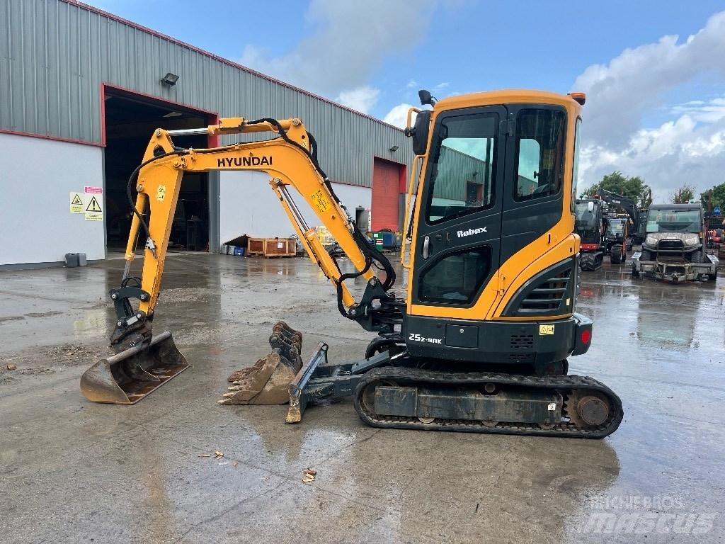 Hyundai R25Z-9 AK Mini pelle < 7t