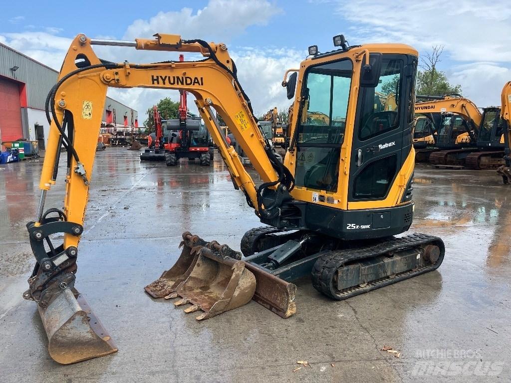 Hyundai R25Z-9 AK Mini pelle < 7t