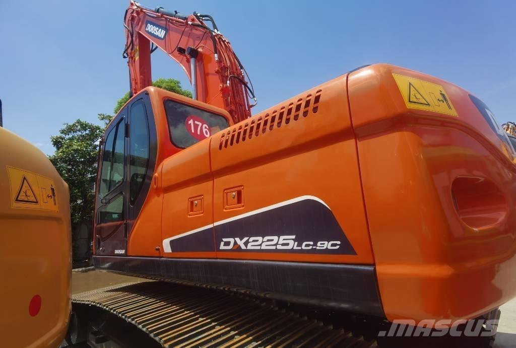 Doosan DX 225 LC-9C Pelle sur chenilles
