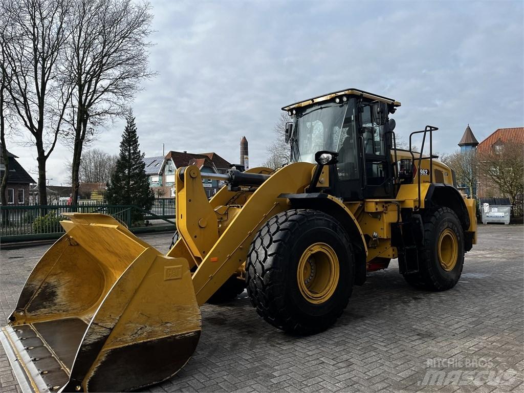 CAT 962 Chargeuse sur pneus