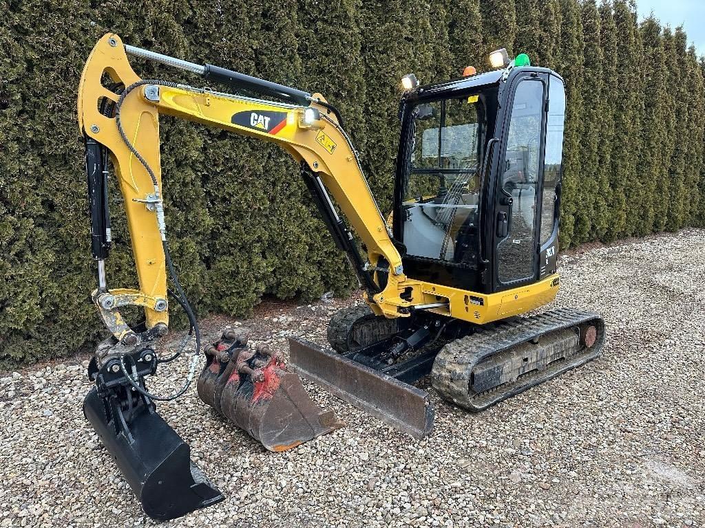 CAT 302.7 D CR Mini pelle < 7t