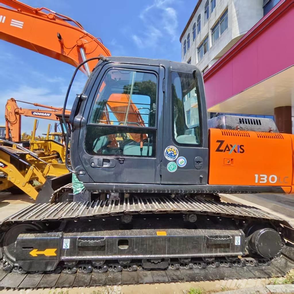 Hitachi ZX 130 LC Pelle sur chenilles