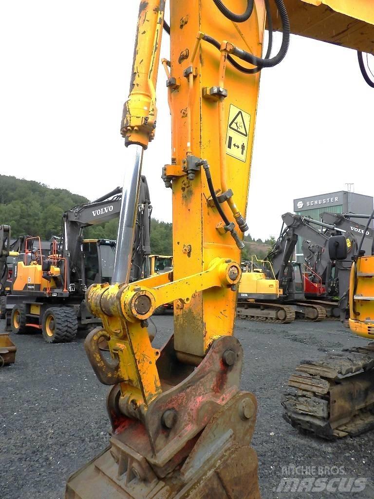 JCB JZ 235 LC Pelle sur chenilles